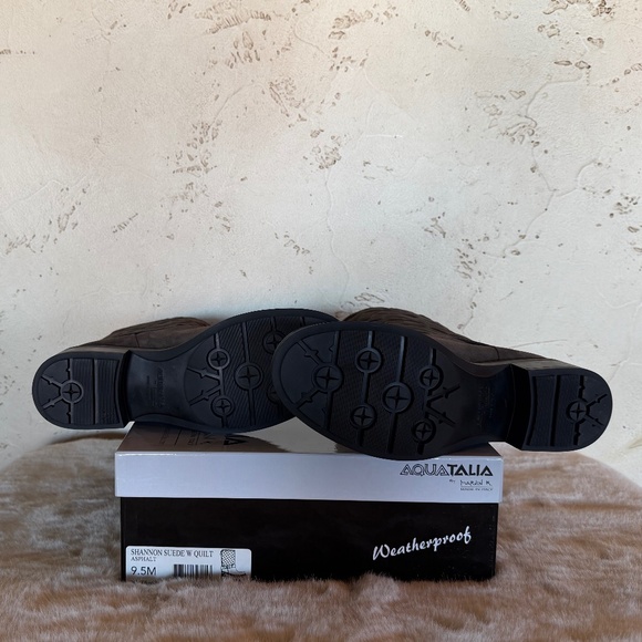NWT Aquatalia "Shannon" Weatherproof Suede Quilted Boots - 9.5M NIB - Picture 3 of 7